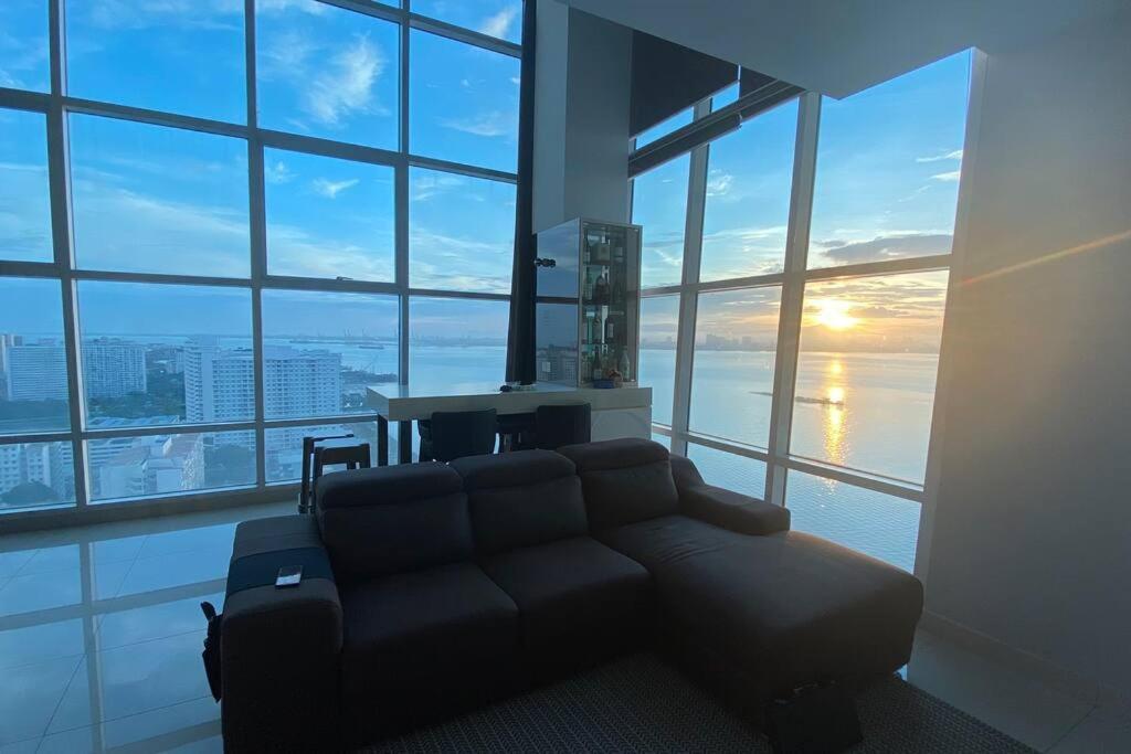 The Maritime Suite @ Panoramic Duplex 海景の家 Jelutong Bagian luar foto